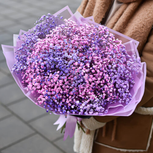 Violetinės ir rožinės spalvos gubojų puokštė gimtadienio gėlės